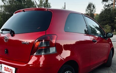 Toyota Yaris III рестайлинг, 2010 год, 685 000 рублей, 3 фотография