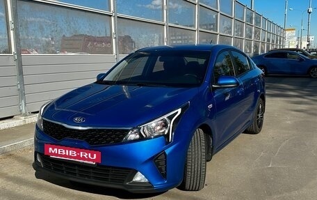 KIA Rio IV, 2020 год, 1 630 000 рублей, 3 фотография
