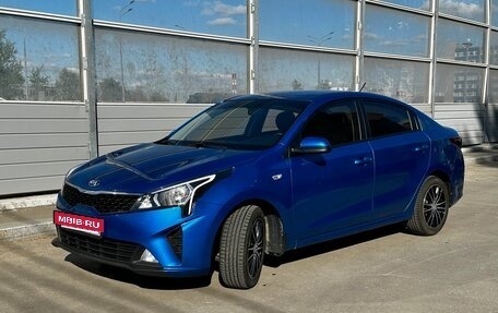 KIA Rio IV, 2020 год, 1 630 000 рублей, 2 фотография