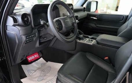 Toyota Land Cruiser Prado, 2024 год, 11 700 000 рублей, 17 фотография