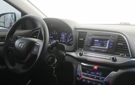 Hyundai Elantra VI рестайлинг, 2017 год, 1 300 000 рублей, 11 фотография