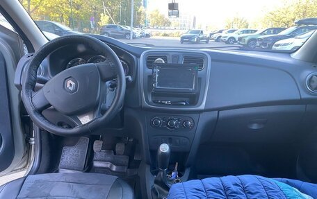 Renault Logan II, 2015 год, 600 000 рублей, 2 фотография