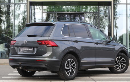 Volkswagen Tiguan II, 2020 год, 2 600 000 рублей, 3 фотография