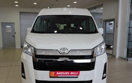 Toyota HiAce H300, 2022 год, 10 500 000 рублей, 2 фотография