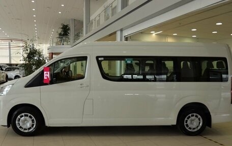Toyota HiAce H300, 2022 год, 10 500 000 рублей, 8 фотография