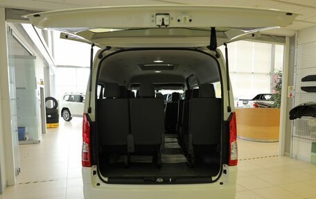 Toyota HiAce H300, 2022 год, 10 500 000 рублей, 12 фотография