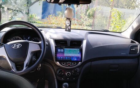 Hyundai Solaris II рестайлинг, 2014 год, 550 000 рублей, 9 фотография