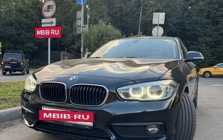 BMW 1 серия, 2018 год, 2 100 000 рублей, 2 фотография