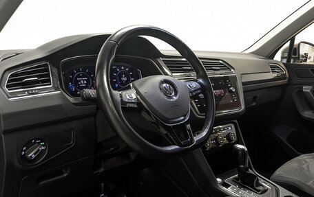 Volkswagen Tiguan II, 2019 год, 2 350 000 рублей, 15 фотография