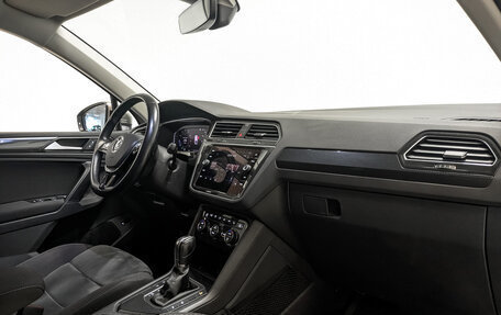 Volkswagen Tiguan II, 2019 год, 2 350 000 рублей, 13 фотография
