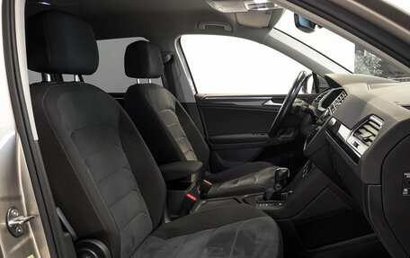 Volkswagen Tiguan II, 2019 год, 2 350 000 рублей, 23 фотография