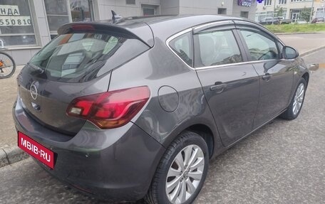 Opel Astra J, 2011 год, 750 000 рублей, 2 фотография