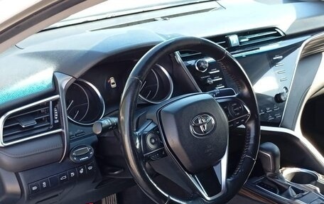 Toyota Camry, 2019 год, 2 700 000 рублей, 5 фотография