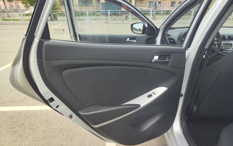 Hyundai Solaris II рестайлинг, 2011 год, 1 000 000 рублей, 15 фотография