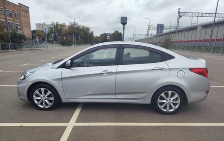 Hyundai Solaris II рестайлинг, 2011 год, 1 000 000 рублей, 9 фотография