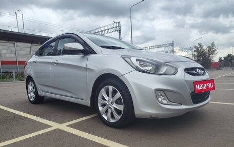 Hyundai Solaris II рестайлинг, 2011 год, 1 000 000 рублей, 4 фотография