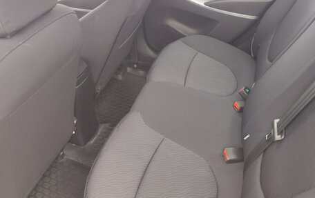Hyundai Solaris II рестайлинг, 2011 год, 1 000 000 рублей, 17 фотография