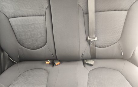 Hyundai Solaris II рестайлинг, 2011 год, 1 000 000 рублей, 21 фотография