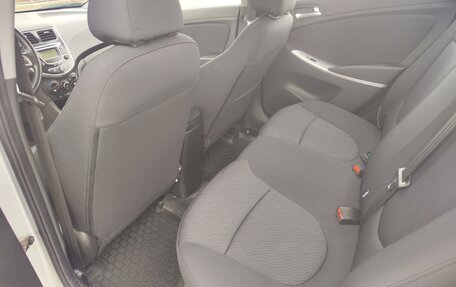 Hyundai Solaris II рестайлинг, 2011 год, 1 000 000 рублей, 16 фотография
