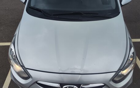 Hyundai Solaris II рестайлинг, 2011 год, 1 000 000 рублей, 27 фотография