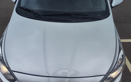 Hyundai Solaris II рестайлинг, 2011 год, 1 000 000 рублей, 26 фотография