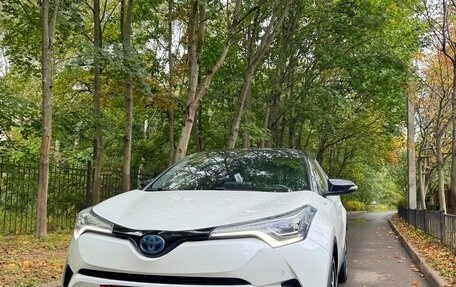 Toyota C-HR I рестайлинг, 2018 год, 2 250 000 рублей, 1 фотография