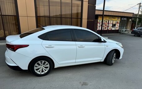 Hyundai Solaris II рестайлинг, 2019 год, 810 000 рублей, 3 фотография