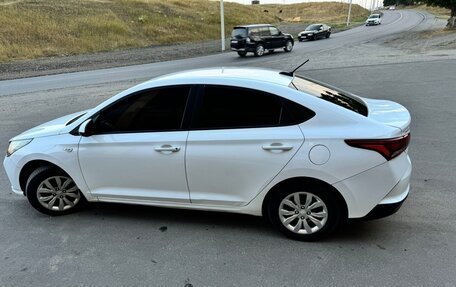 Hyundai Solaris II рестайлинг, 2019 год, 810 000 рублей, 5 фотография