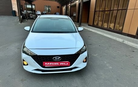 Hyundai Solaris II рестайлинг, 2019 год, 810 000 рублей, 2 фотография
