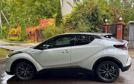 Toyota C-HR I рестайлинг, 2018 год, 2 250 000 рублей, 2 фотография