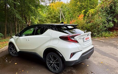 Toyota C-HR I рестайлинг, 2018 год, 2 250 000 рублей, 4 фотография