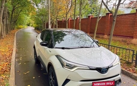 Toyota C-HR I рестайлинг, 2018 год, 2 250 000 рублей, 5 фотография
