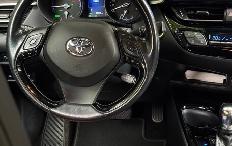 Toyota C-HR I рестайлинг, 2018 год, 2 250 000 рублей, 12 фотография