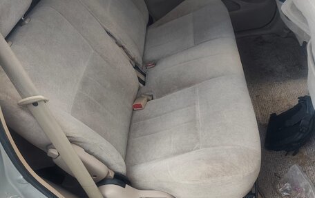 Toyota Ipsum II, 2000 год, 550 000 рублей, 10 фотография