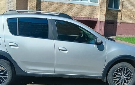 Renault Sandero II рестайлинг, 2016 год, 950 000 рублей, 2 фотография