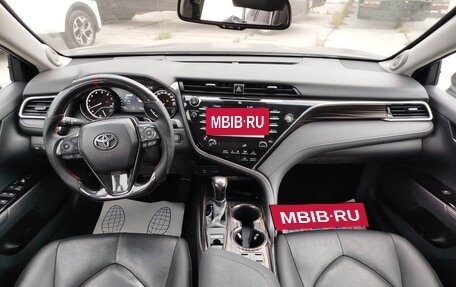 Toyota Camry, 2020 год, 3 530 000 рублей, 5 фотография