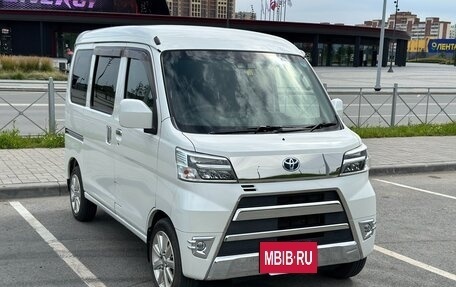 Toyota Pixis Van I, 2018 год, 1 100 000 рублей, 5 фотография