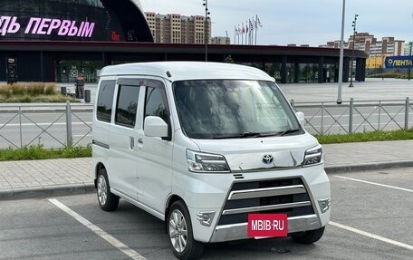Toyota Pixis Van I, 2018 год, 1 100 000 рублей, 8 фотография