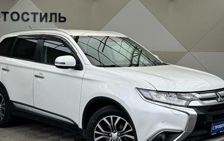 Mitsubishi Outlander III рестайлинг 3, 2015 год, 1 599 000 рублей, 3 фотография