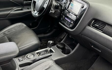 Mitsubishi Outlander III рестайлинг 3, 2015 год, 1 599 000 рублей, 11 фотография