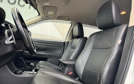 Mitsubishi Outlander III рестайлинг 3, 2015 год, 1 599 000 рублей, 17 фотография