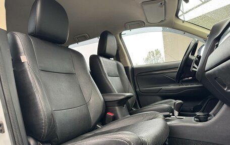Mitsubishi Outlander III рестайлинг 3, 2015 год, 1 599 000 рублей, 18 фотография