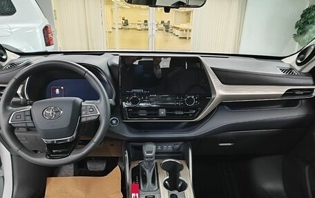 Toyota Highlander, 2025 год, 5 930 000 рублей, 6 фотография