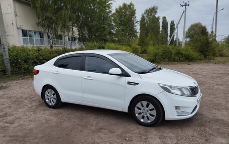 KIA Rio III рестайлинг, 2013 год, 655 000 рублей, 2 фотография
