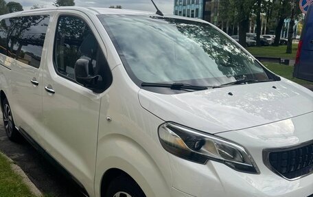 Peugeot Traveller I, 2022 год, 3 480 000 рублей, 2 фотография