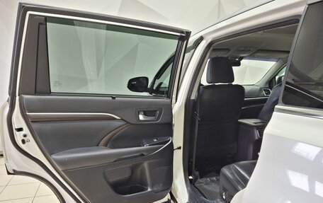 Toyota Highlander III, 2014 год, 2 750 000 рублей, 31 фотография