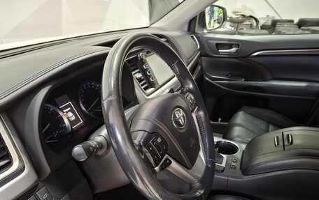 Toyota Highlander III, 2014 год, 2 750 000 рублей, 30 фотография