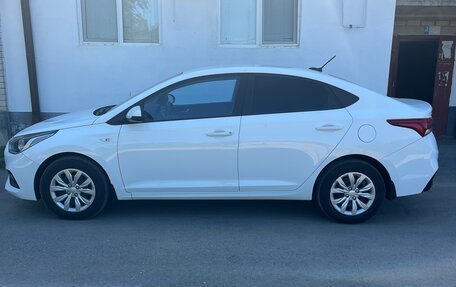 Hyundai Solaris II рестайлинг, 2017 год, 1 058 000 рублей, 4 фотография