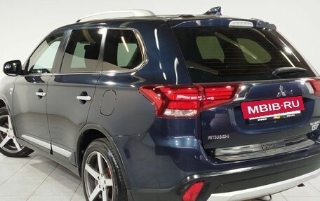Mitsubishi Outlander III рестайлинг 3, 2017 год, 1 925 000 рублей, 7 фотография