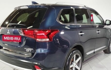 Mitsubishi Outlander III рестайлинг 3, 2017 год, 1 925 000 рублей, 5 фотография